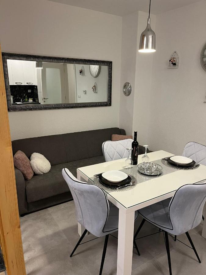 Appartement Studio Apartman Implex à Ðakovo Extérieur photo