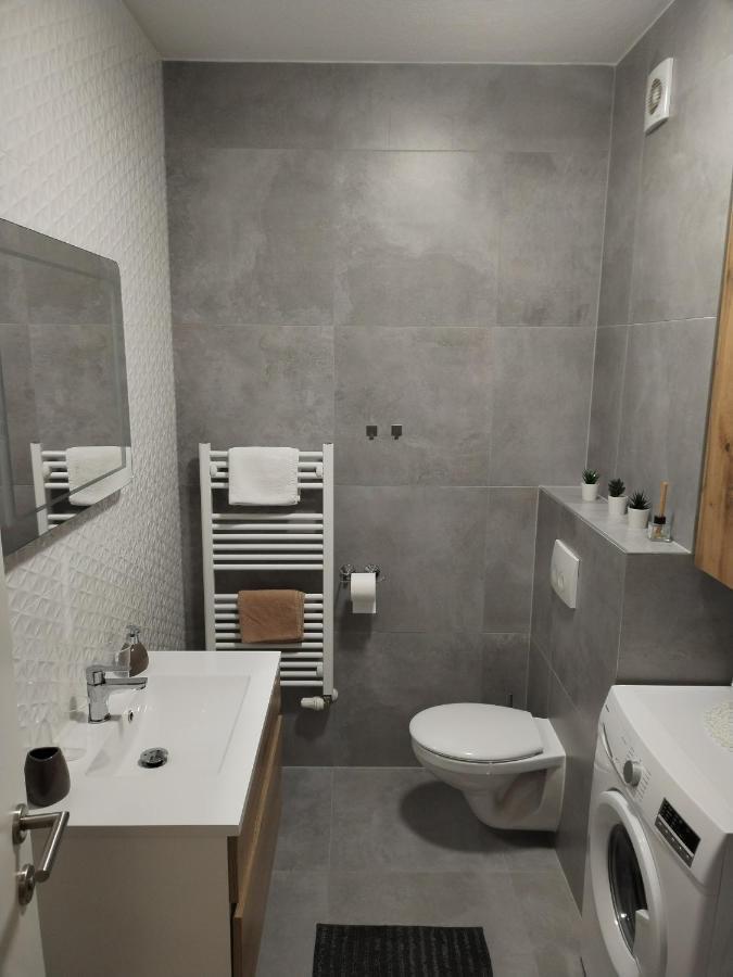 Appartement Studio Apartman Implex à Ðakovo Extérieur photo